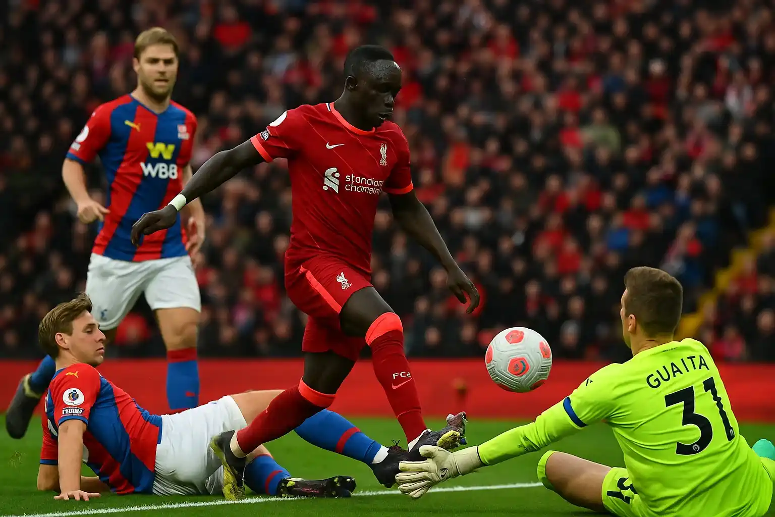 Mane (cũ) từng khiến Palace chấn động nhẹ… vài mùa trước